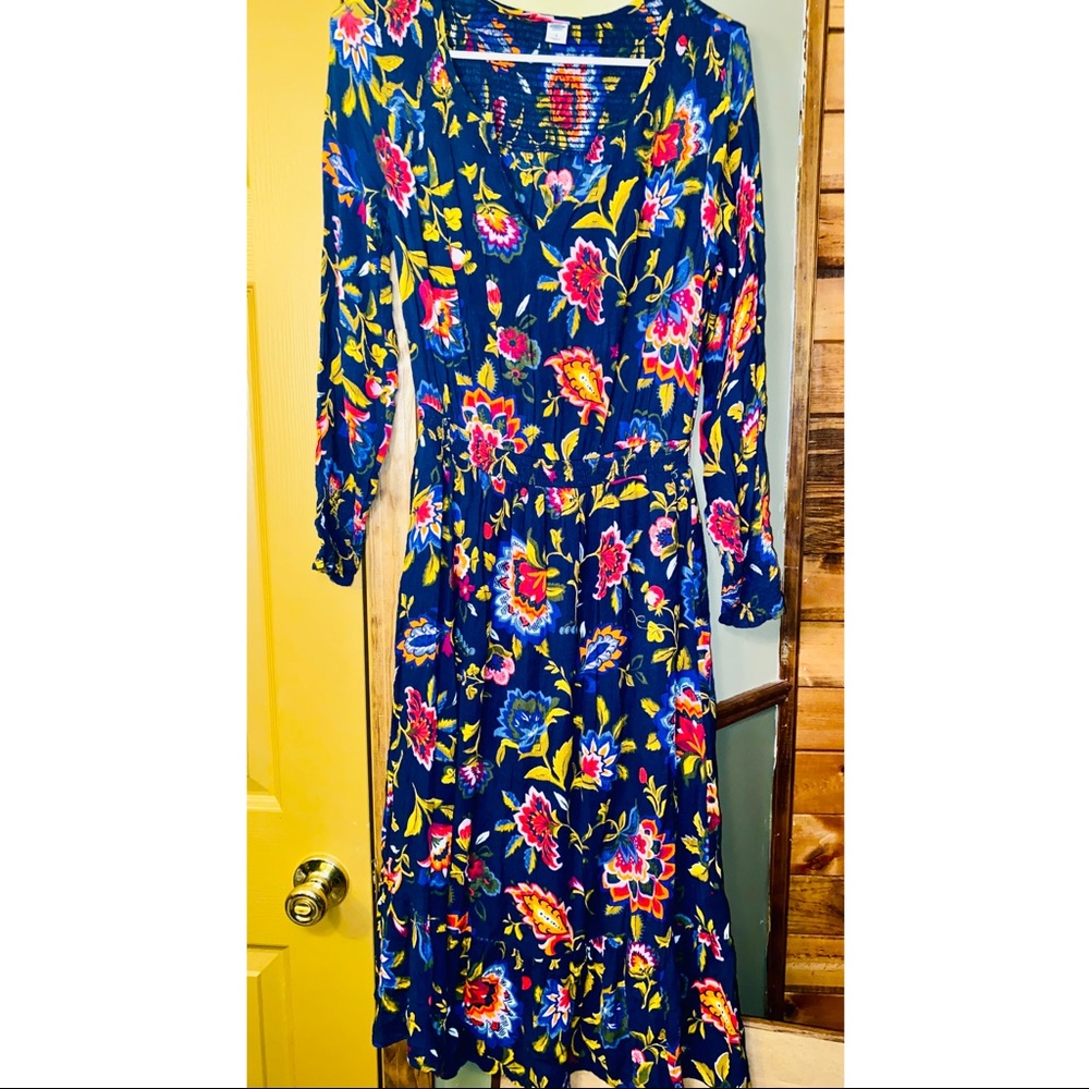 Gorgeous old navy maxi dress - Picture 1 of 2